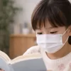 本を読む女の子