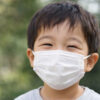 マスクをしている子供